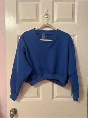Altar'd State Cropped V-Neck Pullover in Bright Blue